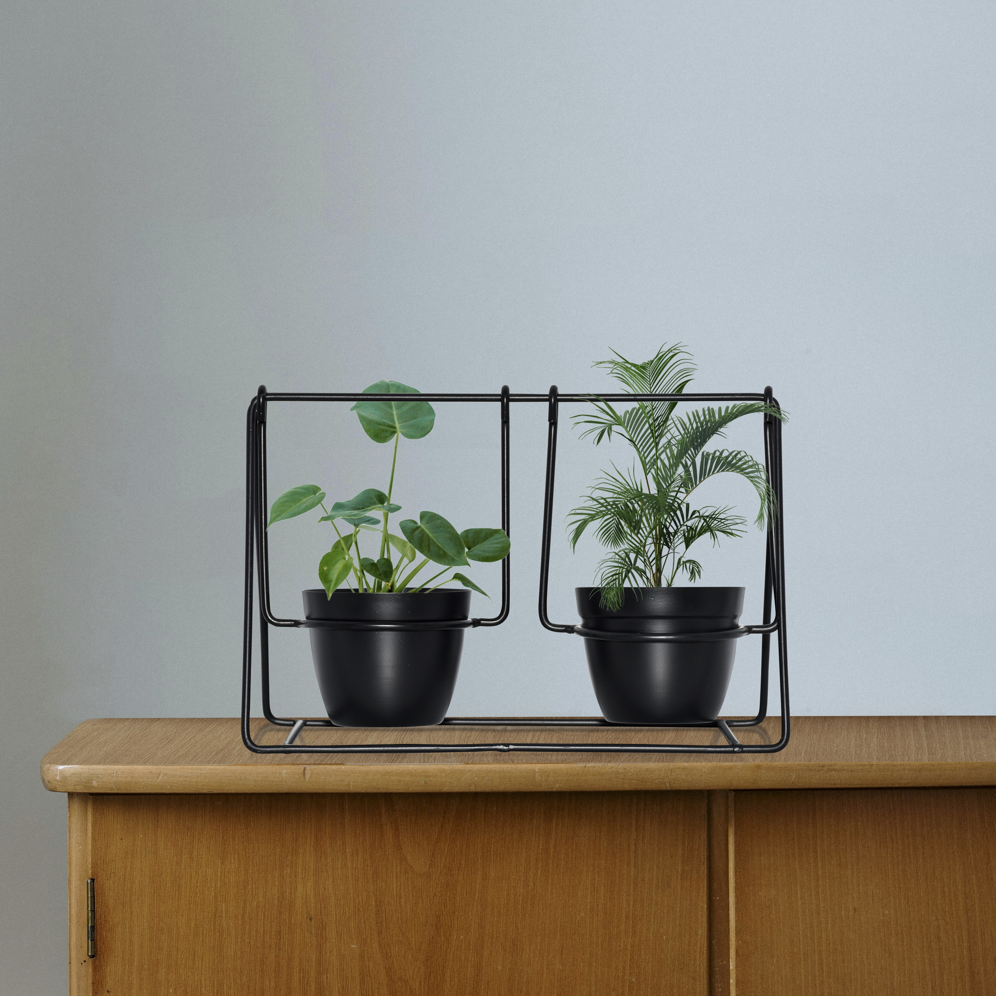 Woodluck Double Pot Metal Swing Planter - Image 1